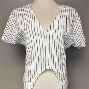 Zara Striped V-Neck Cropped Short Sleeve Top Size S